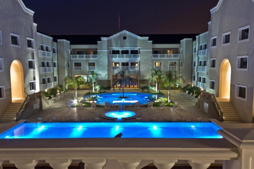 Howard Johnson Hotel & Casino Formosa Exterior photo